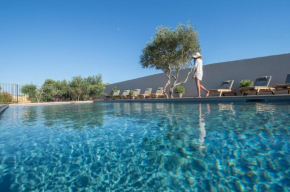 Villa Madra